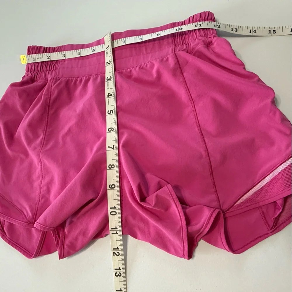 Lululemon Hotty Hot Athletic Shorts Women 4 Lined Running Outdoor Sonic Pink - Picture 7 of 8